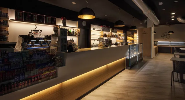 Arredo su misura — Bar Luana